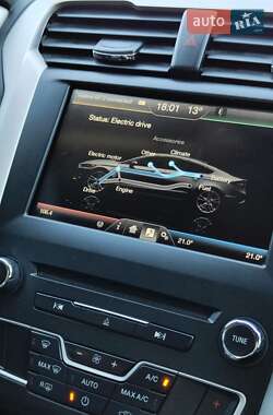 Седан Ford Fusion 2015 в 