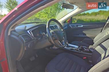 Седан Ford Fusion 2015 в 