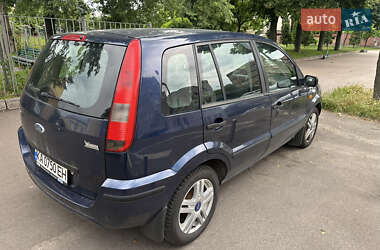 Хэтчбек Ford Fusion 2004 в 