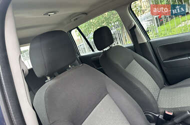 Хэтчбек Ford Fusion 2004 в 
