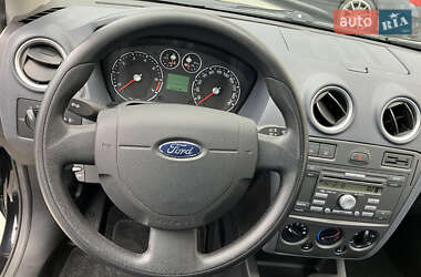Хэтчбек Ford Fusion 2011 в 