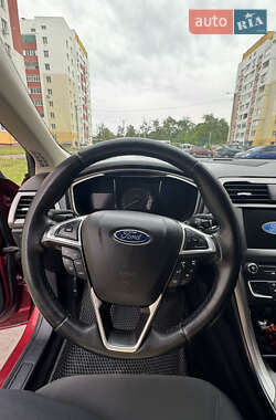 Седан Ford Fusion 2017 в 