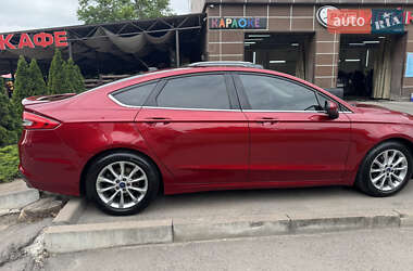 Седан Ford Fusion 2017 в 