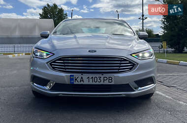 Седан Ford Fusion 2017 в 
