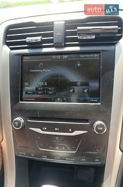Седан Ford Fusion 2014 в 