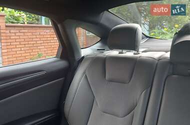 Седан Ford Fusion 2016 в 