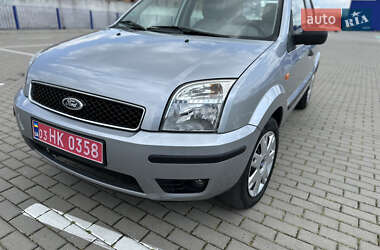 Хэтчбек Ford Fusion 2005 в 