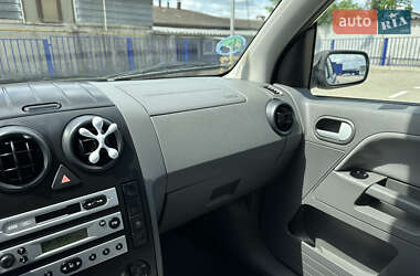 Хэтчбек Ford Fusion 2005 в 
