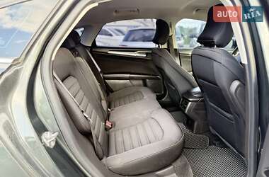 Седан Ford Fusion 2015 в 
