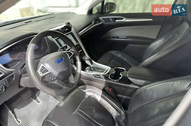 Седан Ford Fusion 2016 в 
