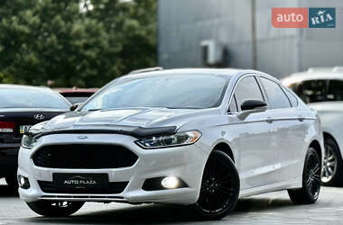 Седан Ford Fusion 2016 в 