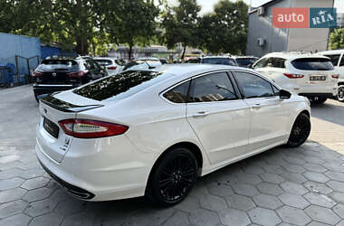 Седан Ford Fusion 2016 в 