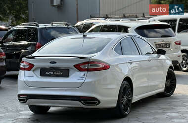 Седан Ford Fusion 2016 в 