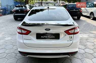 Седан Ford Fusion 2016 в 