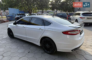 Седан Ford Fusion 2016 в 