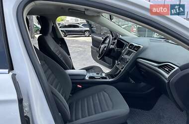 Седан Ford Fusion 2018 в 