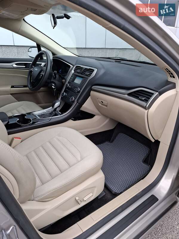 Седан Ford Fusion 2015 в Білій Церкві