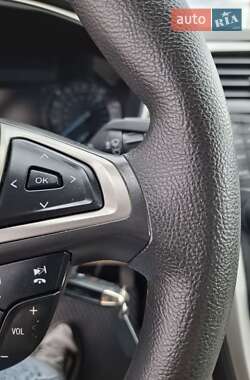 Седан Ford Fusion 2015 в 