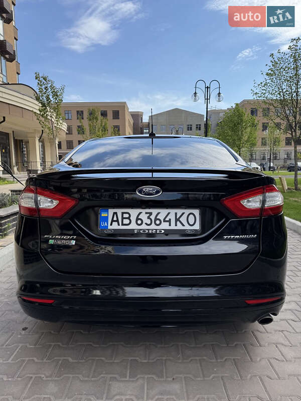 Седан Ford Fusion 2015 в Калиновке