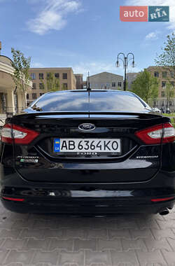 Седан Ford Fusion 2015 в 