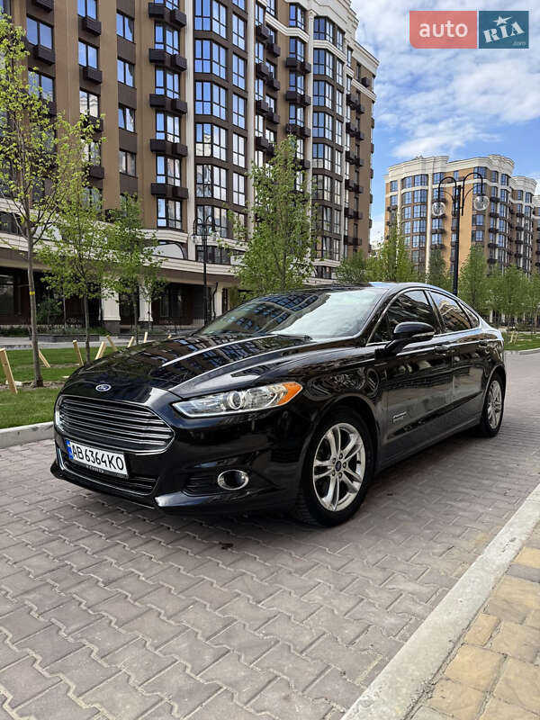 Седан Ford Fusion 2015 в 