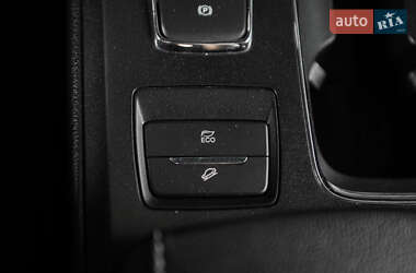 Седан Ford Fusion 2016 в 