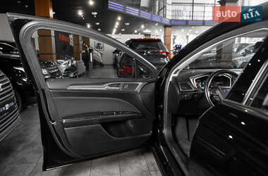 Седан Ford Fusion 2016 в 