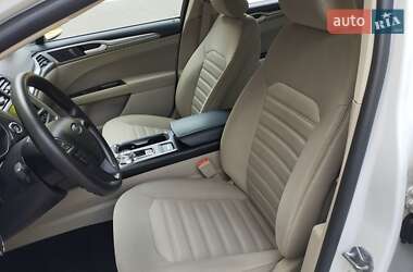 Седан Ford Fusion 2018 в 