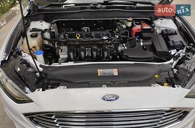Седан Ford Fusion 2018 в 