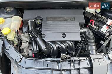 Хетчбек Ford Fusion 2008 в 