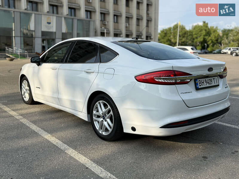 Седан Ford Fusion 2016 в Одесі