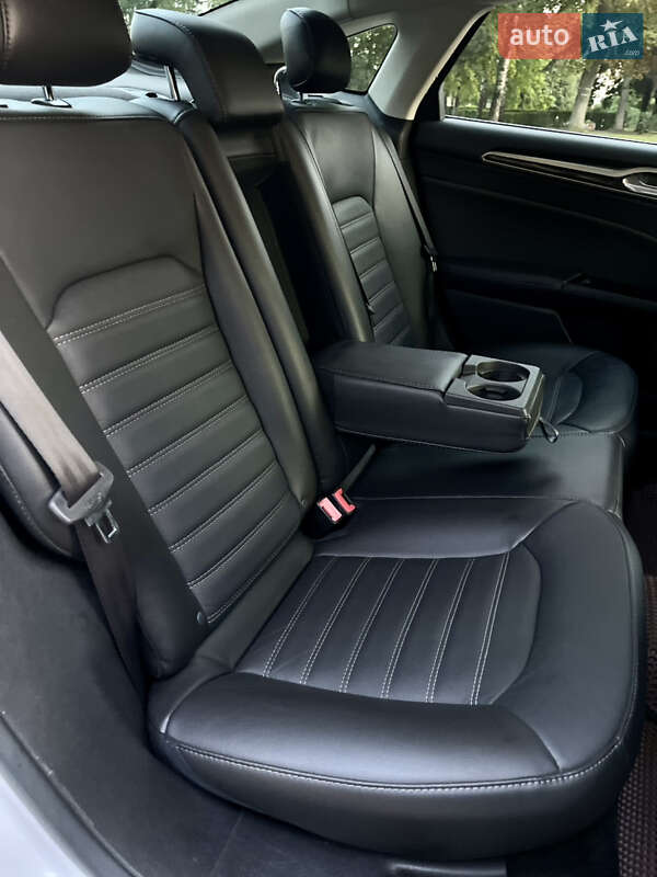 Седан Ford Fusion 2014 в Черновцах