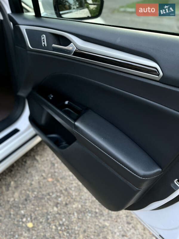 Седан Ford Fusion 2014 в Черновцах