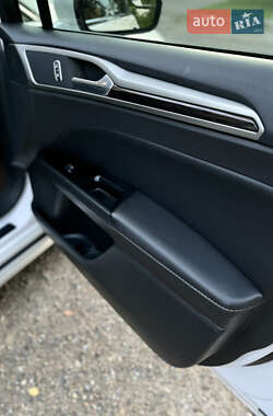 Седан Ford Fusion 2014 в 