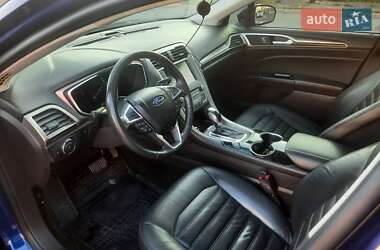 Седан Ford Fusion 2015 в 
