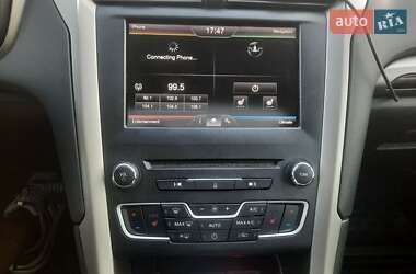 Седан Ford Fusion 2015 в 
