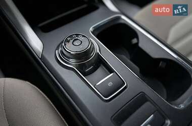 Седан Ford Fusion 2016 в 