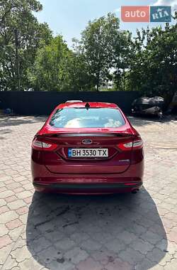 Седан Ford Fusion 2013 в 