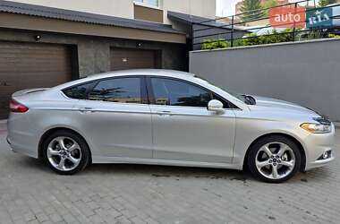 Седан Ford Fusion 2013 в 