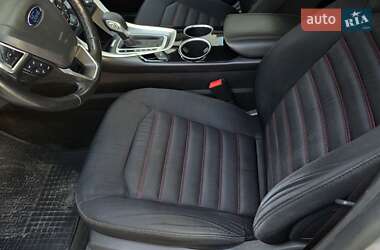 Седан Ford Fusion 2013 в 