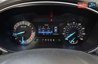 Седан Ford Fusion 2013 в 