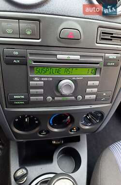 Хэтчбек Ford Fusion 2008 в 