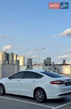 Седан Ford Fusion 2013 в 