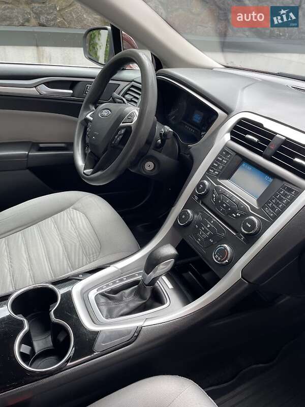 Седан Ford Fusion 2015 в Ирпене