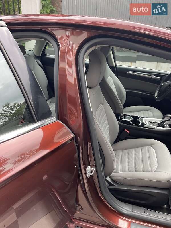 Седан Ford Fusion 2015 в Ирпене