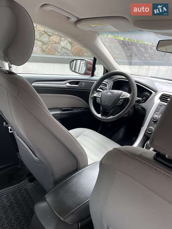 Седан Ford Fusion 2015 в Ирпене