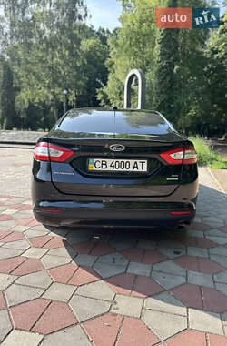 Седан Ford Fusion 2015 в 