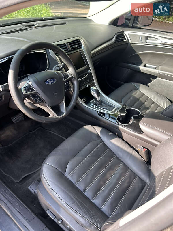 Седан Ford Fusion 2015 в Ніжині