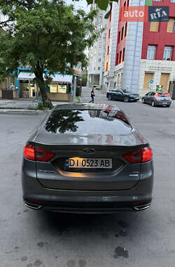 Седан Ford Fusion 2013 в 