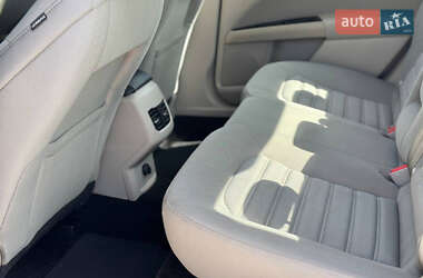 Седан Ford Fusion 2017 в 